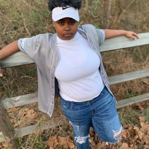 Meet your Posher, Iesha